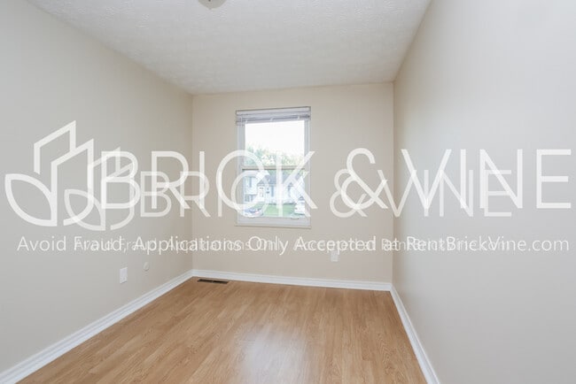 Building Photo - 5056 Ewald Dr