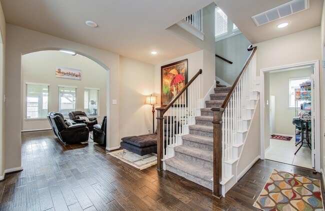 Building Photo - 7610 River Pass Dr