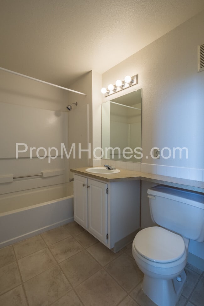 Building Photo - Courtyards at Springville - Great  2/2 Upper Level Condominium Available Now