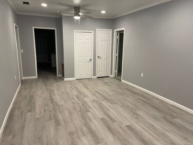 Building Photo - 3 bedrooms 2 baths - Only $1500 Per Month