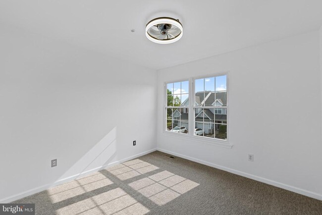 Building Photo - 540 Eagle Ct
