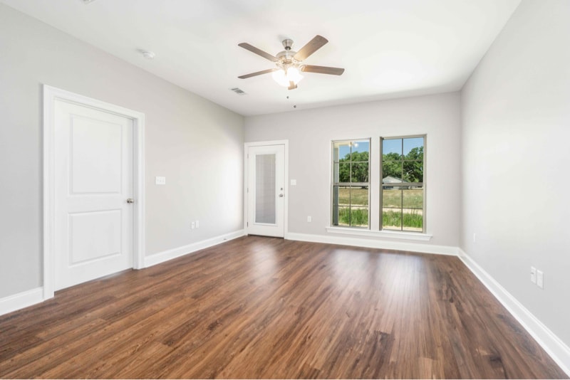 Building Photo - 33260 LA-16