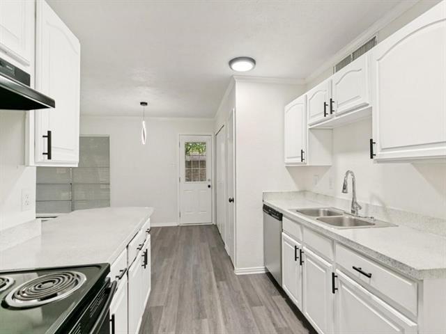 Building Photo - 905 Hawthorne Dr