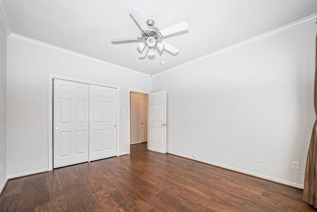 Building Photo - 1522 Olive Park