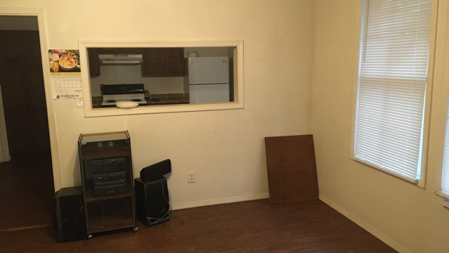 Building Photo - 202 Lazarre Ave