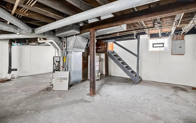 Building Photo - 2128 6th St SW