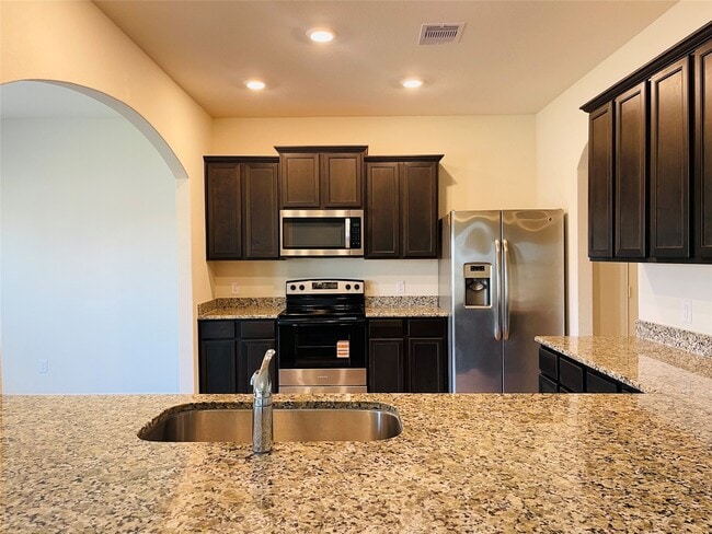 Building Photo - 11042 Hillside Creek Dr