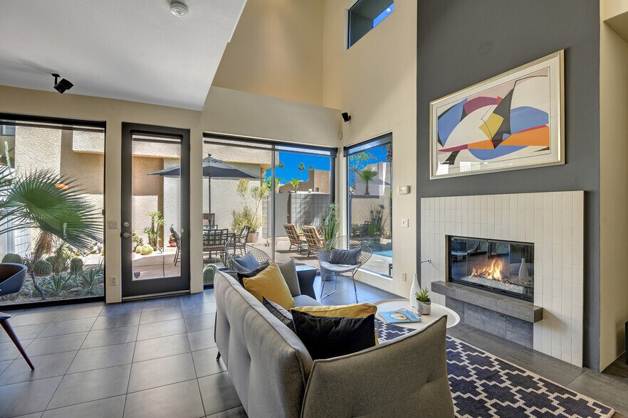 Building Photo - 1536 E Baristo Rd