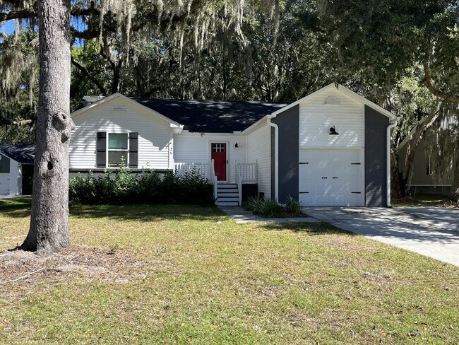 Primary Photo - Stunning 3 bed, 2 bath in Grove Point!!! ** Limited Time Offer — $500.00 off 1st Months Rent**