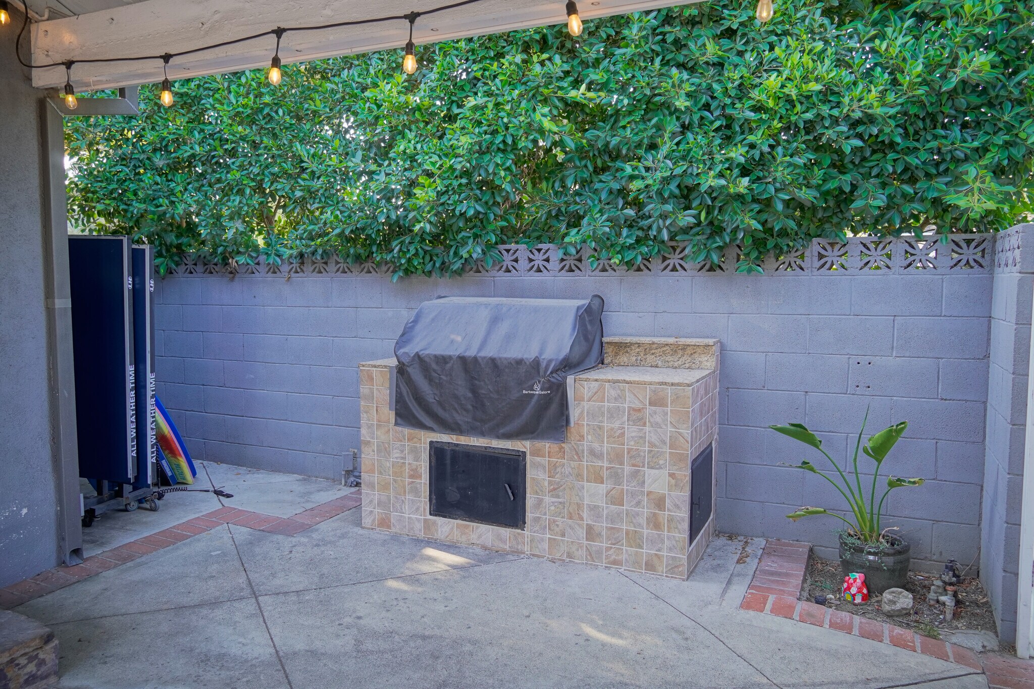 Building Photo - 470 Segovia Ave