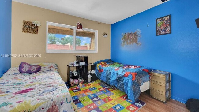 Building Photo - 6 Spinning Wheel Ln