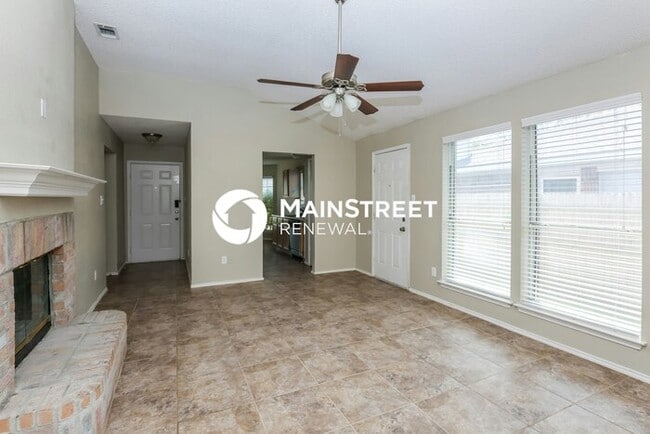Building Photo - 3 Bedroom Pet-Friendly Home in Fort Worth,...