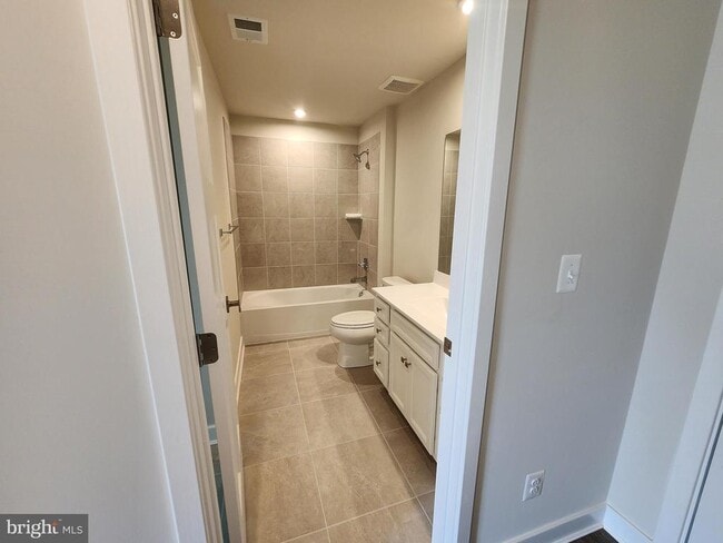 Building Photo - 844 New Castle Landing Dr