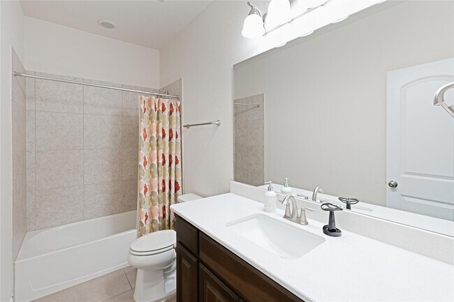 Building Photo - 228 Lockhart Lp