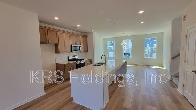 Building Photo - 838 Parc Townes Dr