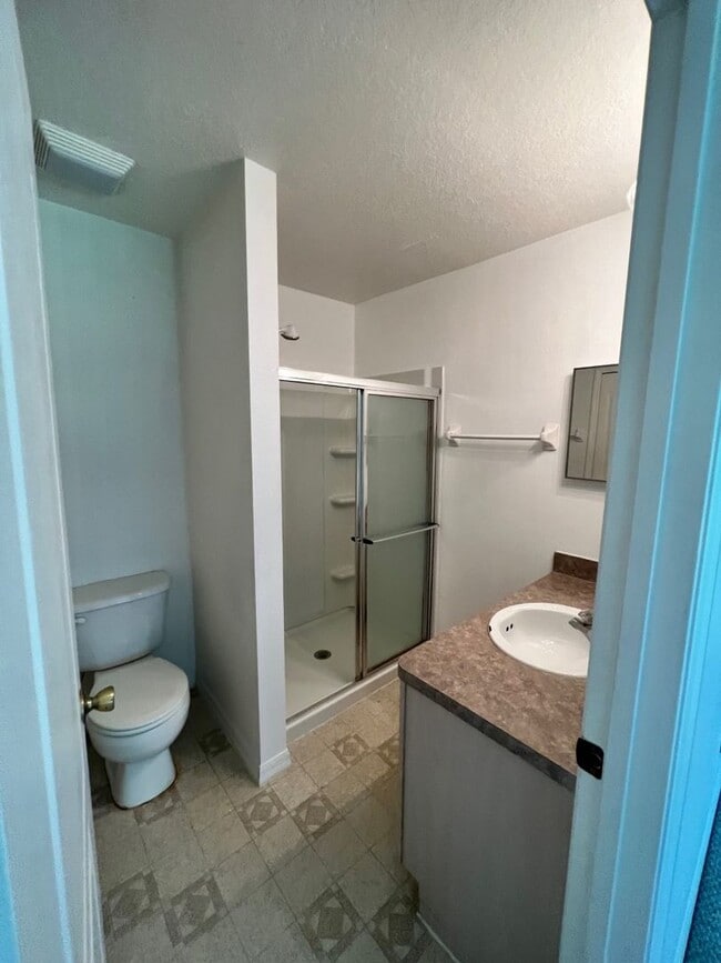 Building Photo - 3 Bedroom 2 Bath House in Clermont