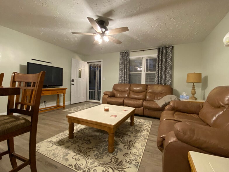 Building Photo - 37 Pisgah Dr