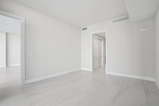 Building Photo - 275 1st Ave S