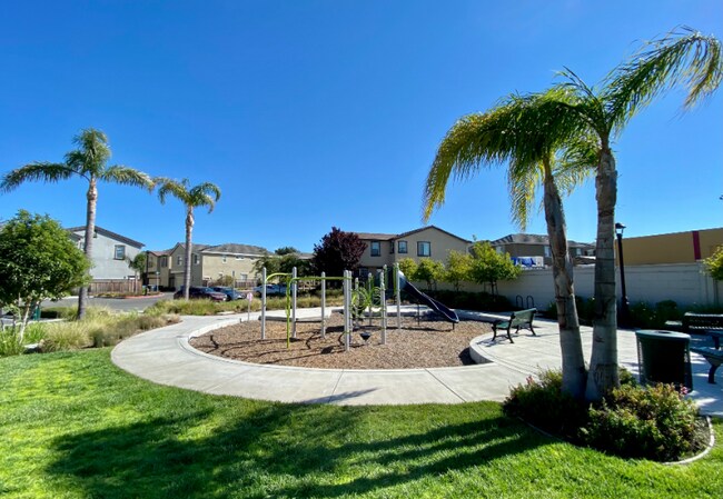 Building Photo - 910 Montage Cir