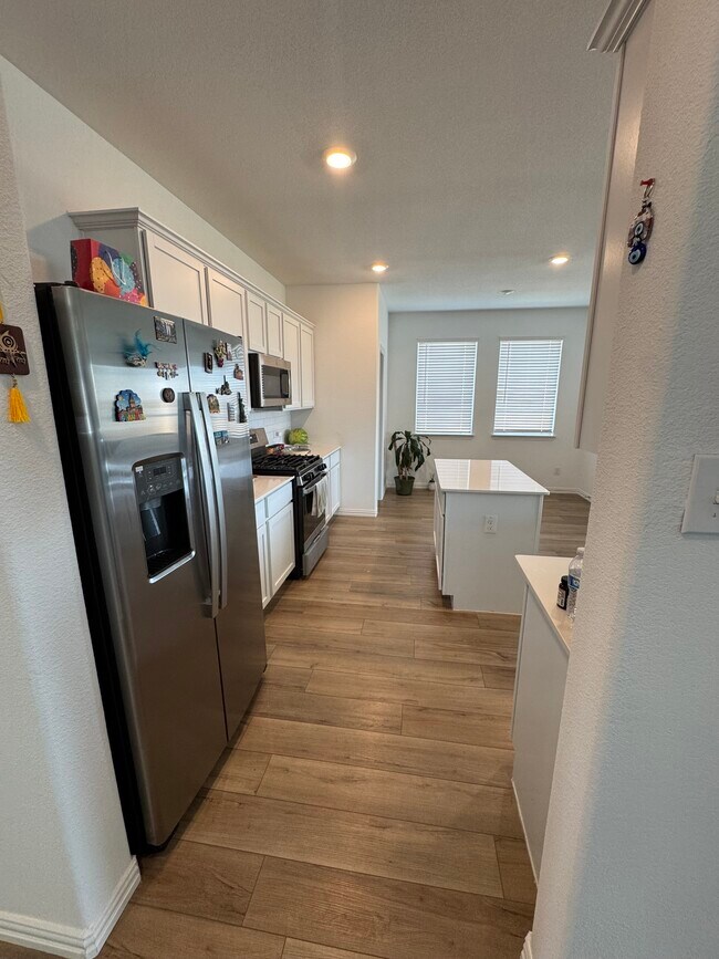 Building Photo - 736 Pollyann Trl