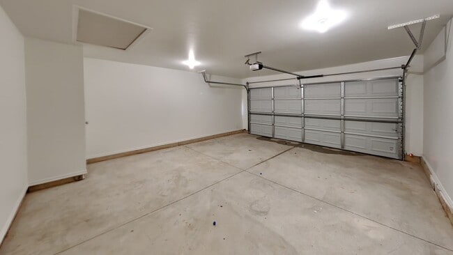 Building Photo - LUXURY BRAND NEW 3 Bedroom 2 Bath Duplex in Piedmont Schools (Neighborhood Park)