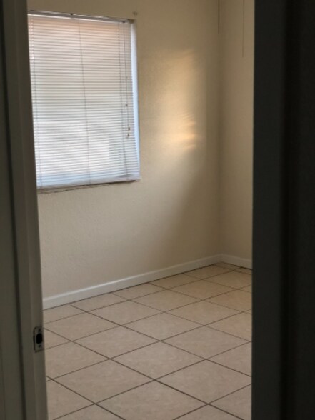 Building Photo - 2232 NE 171 St