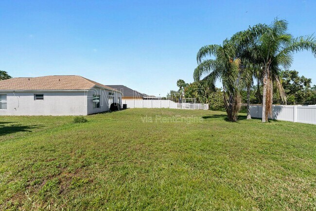 Building Photo - 1010 Summer Breeze Dr