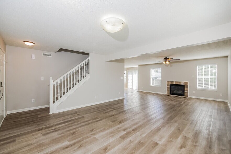 Building Photo - 8325 Bluestem Ln