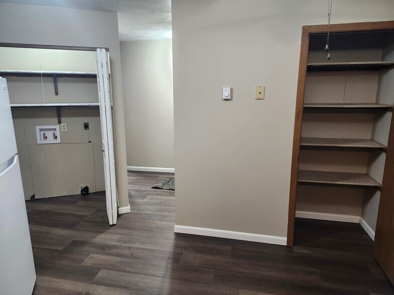 Building Photo - 2448 Wilshire Dr