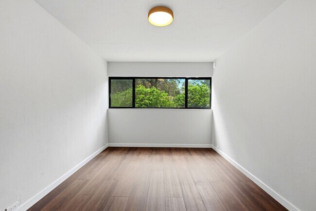 Building Photo - 2266 SW 43rd Pl