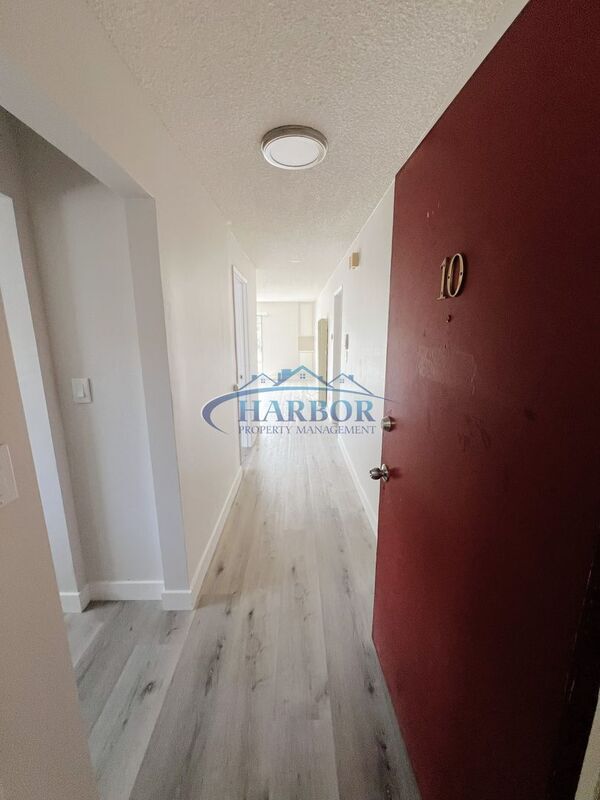 Building Photo - 2315 S Grand Ave