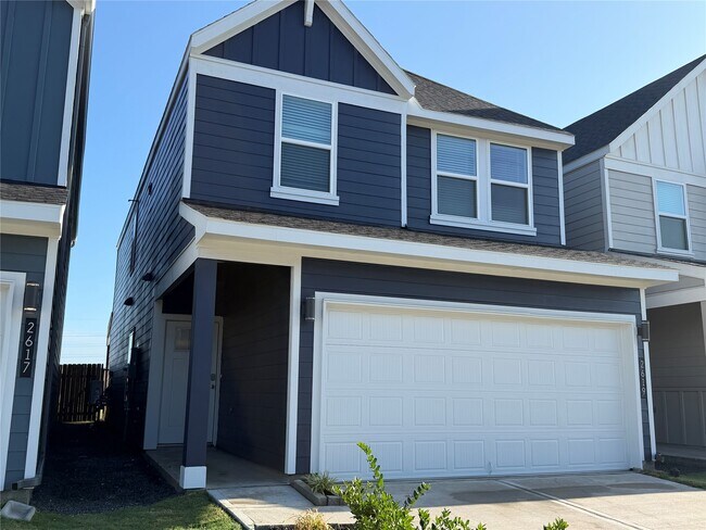 Building Photo - 2619 McHenry Lndg Ln