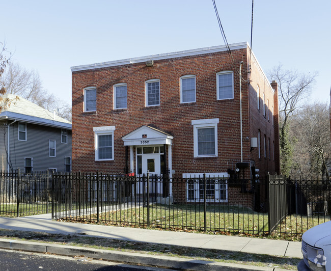 Building Photo - 3052-3056 30th St SE