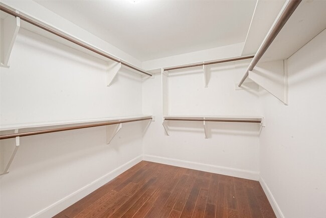 Building Photo - 12127 Carriage Hill Dr