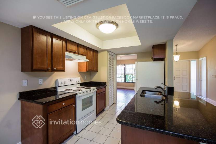 Building Photo - 2212 Viscaya Pkwy