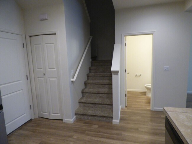 Building Photo - 3 Bed 2.5 Bath townhome off Liberty Rd!