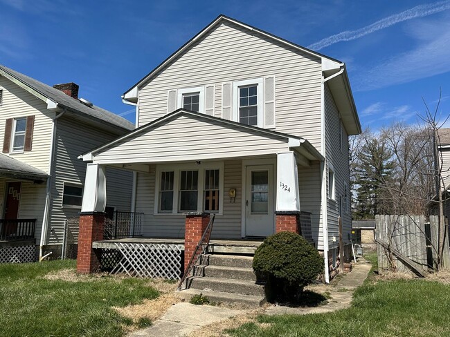 Building Photo - Cozy 3-Bed/1-Bath Columbus Retreat: Sereni...