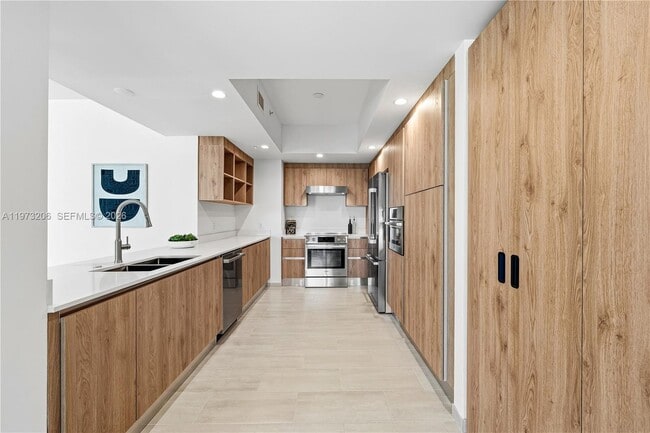 Building Photo - 10281 W Bay Harbor Dr