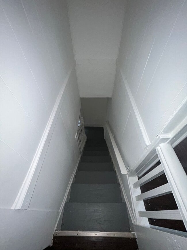 Building Photo - 35 Dexter St