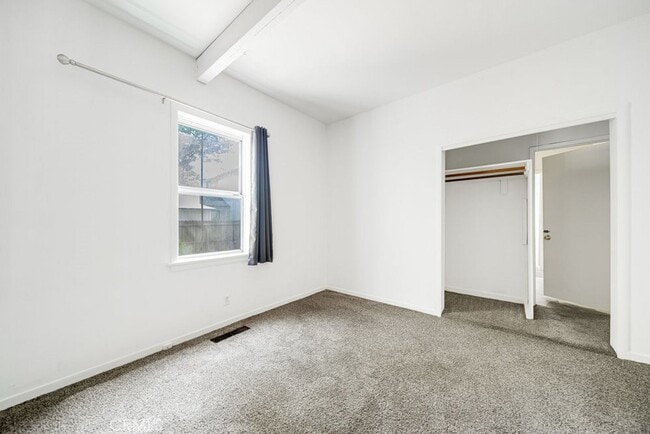 Building Photo - Charming 3 bed 2 bath home with bonus room...