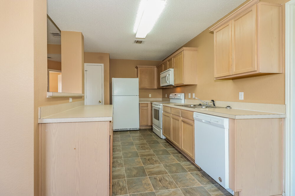 Building Photo - 6901 Baybridge Dr