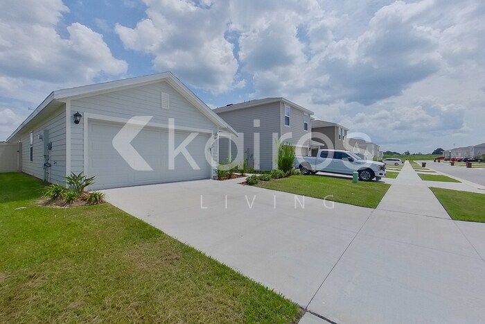 Building Photo - 8633 SW 43rd Ter
