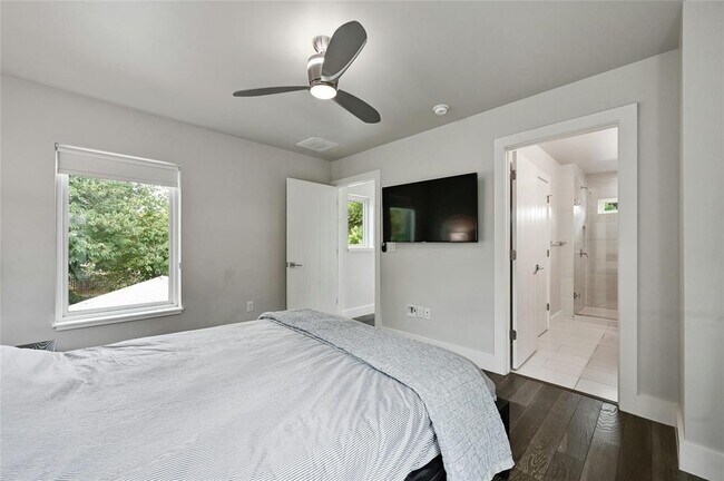 Building Photo - 4416 Gillis St