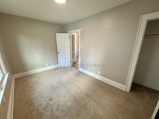 Building Photo - 656 Hammel St