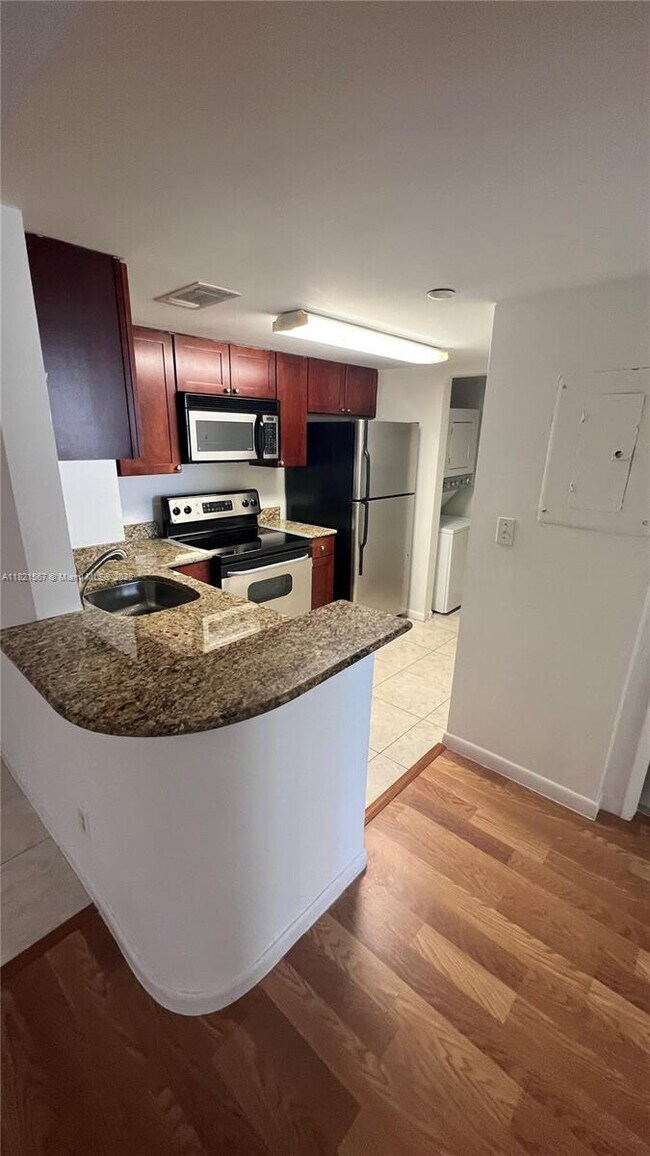Building Photo - 770 Claughton Island Dr