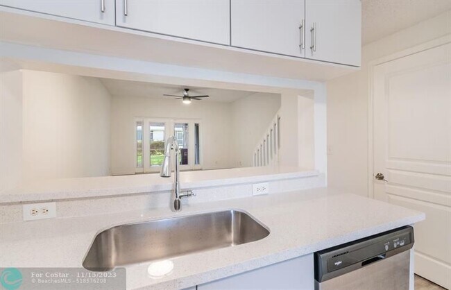 Building Photo - 65 Whitehead Cir