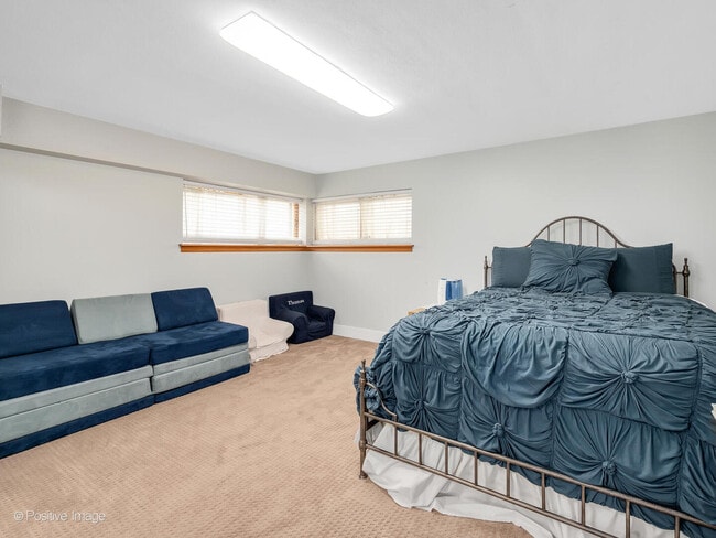 Building Photo - 822 N Waiola Ave