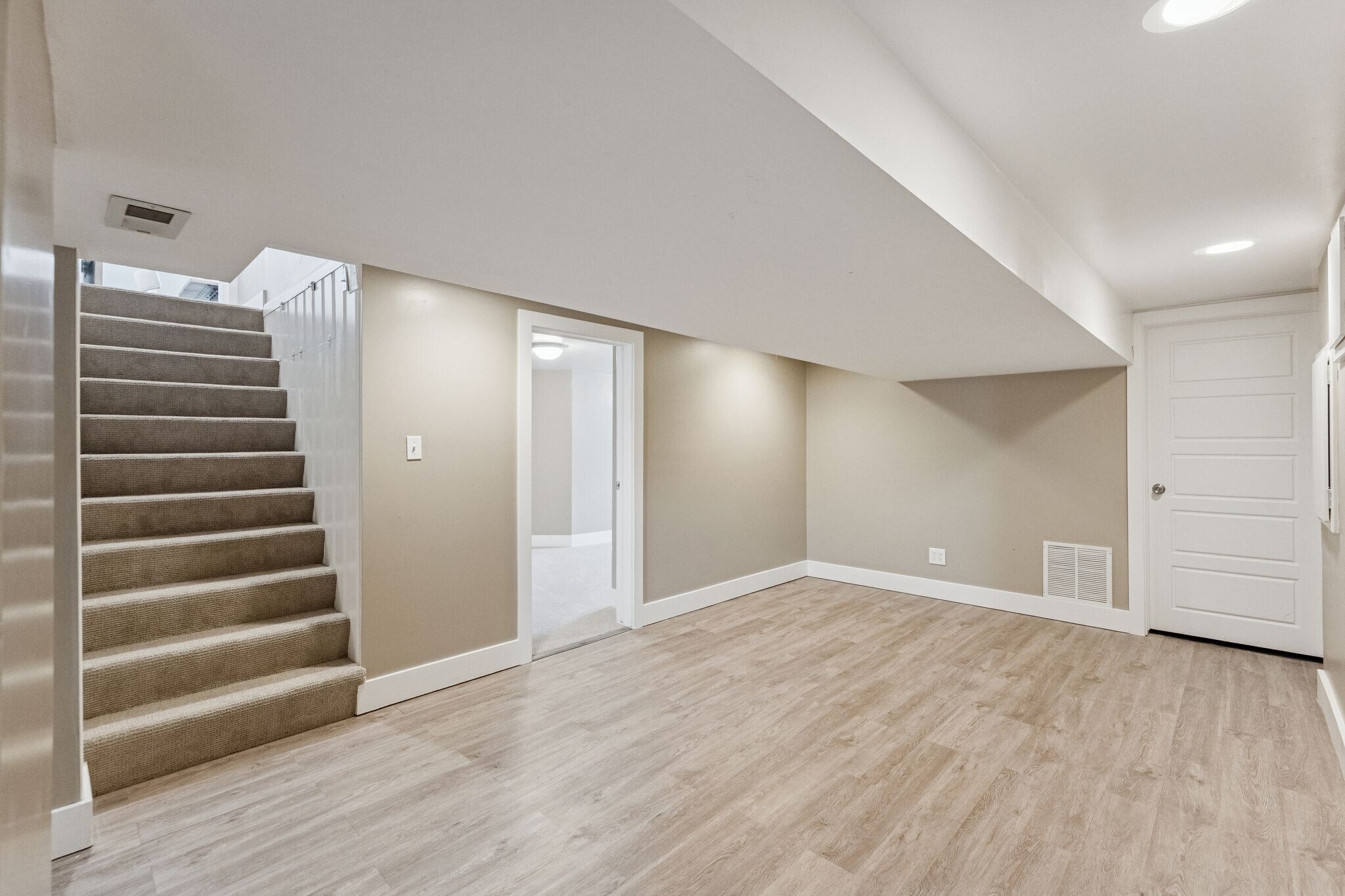 Building Photo - 2937 S 900 E