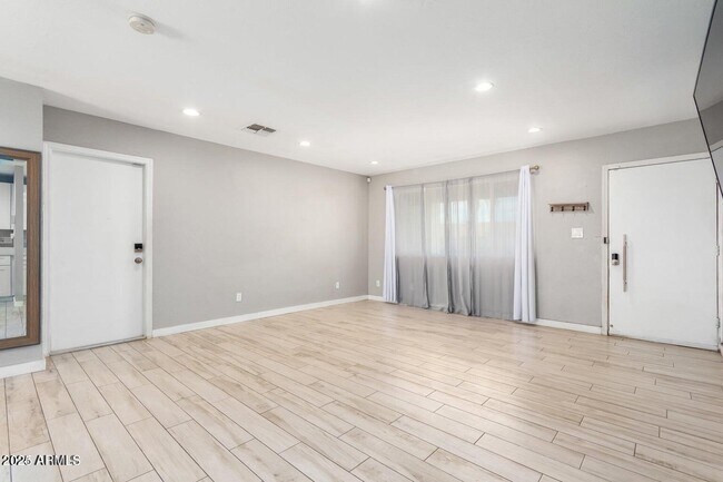 Building Photo - 3526 W Seldon Ln