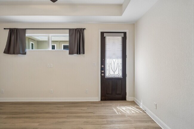 Building Photo - 154 Magnolia Cir